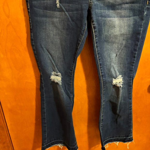 dollhouse distressed cropped Farrah jeans size 3 - Picture 5 of 16